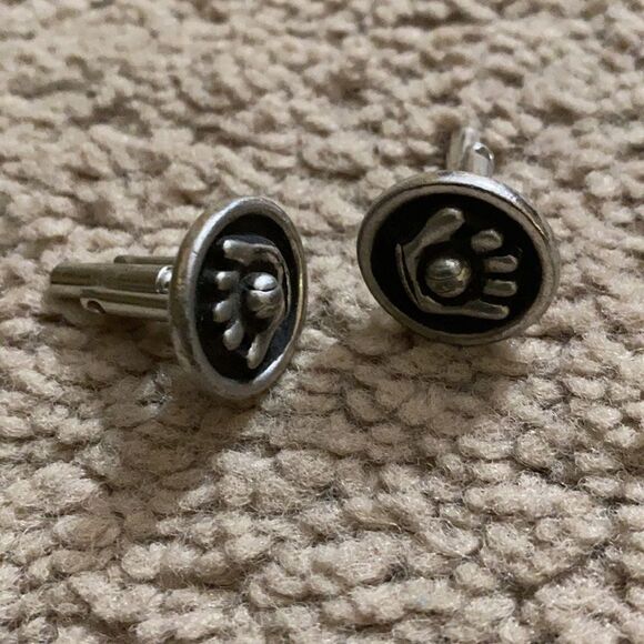 Two pairs of Cufflinks - Picture 3 of 3